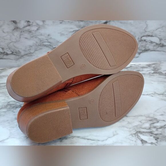 NWT Time and Tru Faux Suede Cognac Ankle Boots Size 10 - Picture 12 of 12